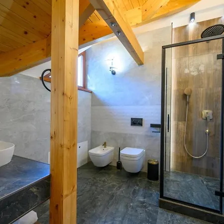 Vila Pillow House Montibus *